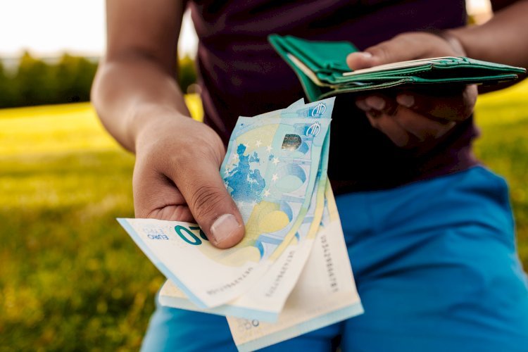 Se reduce el límite máximo para los pagos en efectivo de 2.500 a 1.000 euros